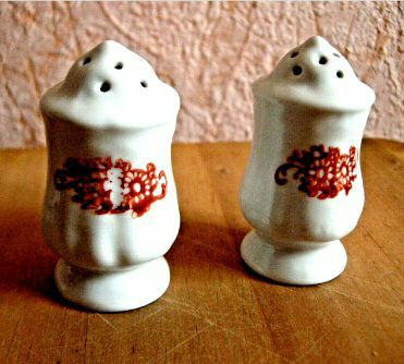 Ceramic salt & pepper shakers soviet vintage. USSR | Table Linens Kitchen & Dining Table Linens